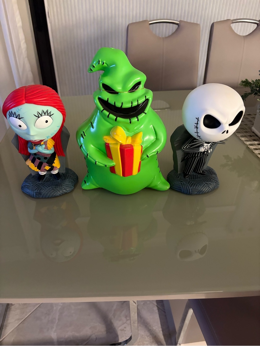 The Nightmare before Christmas Collection banks look at pictures